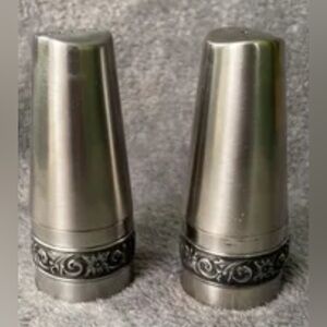 Vintage MCM International Decorator Stain... Salt & Pepper shakers
3.5”